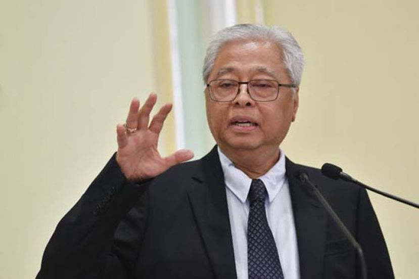 国防部高级部长拿督斯里依斯迈沙比里。