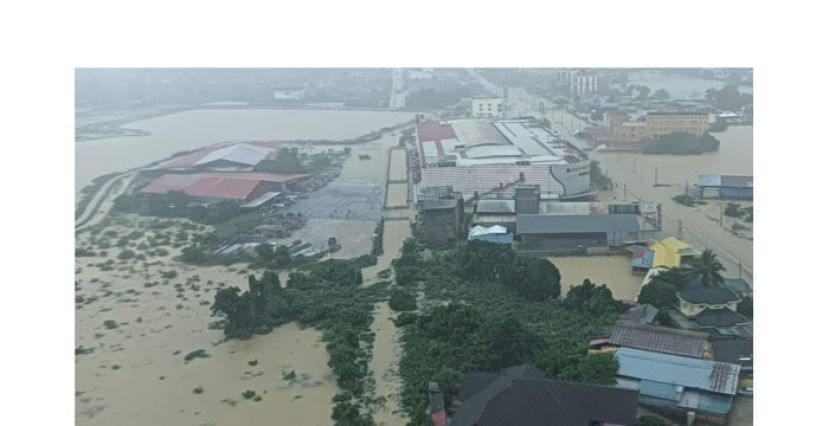 西马大水灾灾黎破10万人　首相冻结正副部长假期