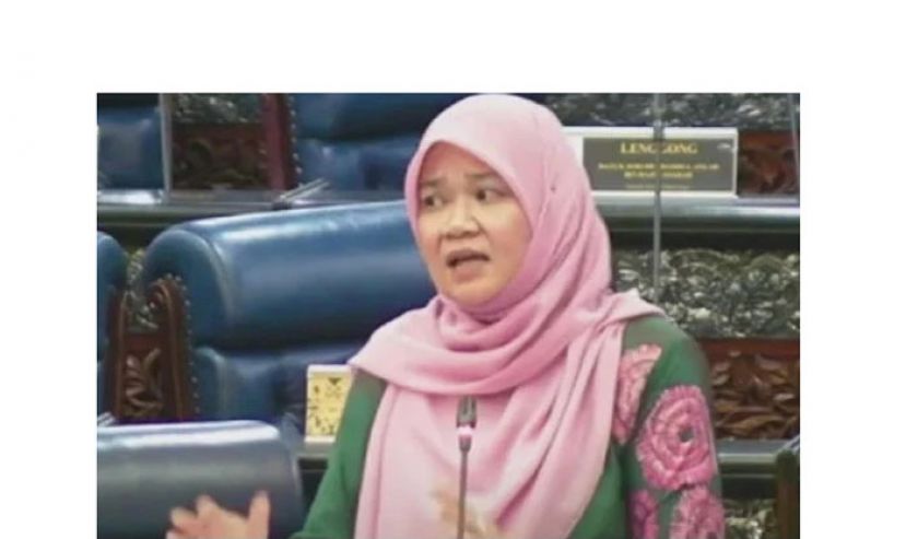 教育部长法丽娜。