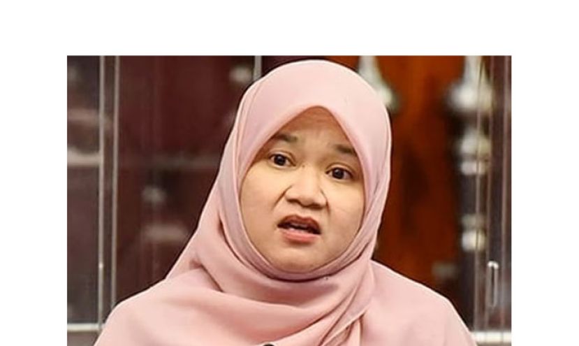 教育部长法丽娜。