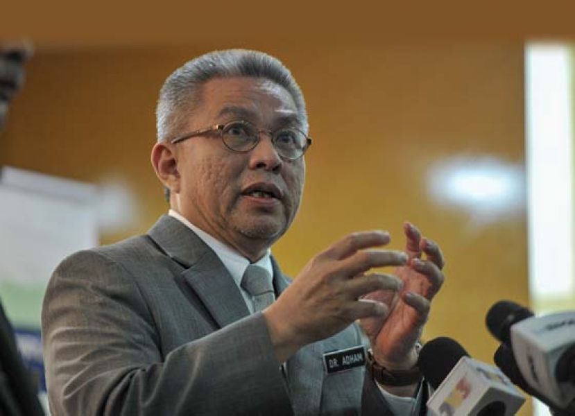 卫生部长拿督斯里阿汉巴巴。