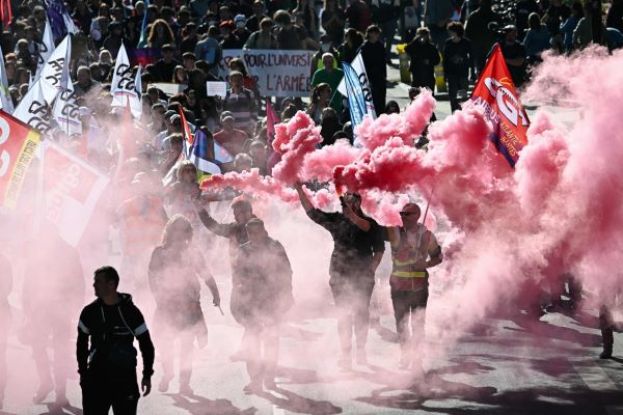 抗议财政紧缩计划，法国再爆示威 20万人上街。