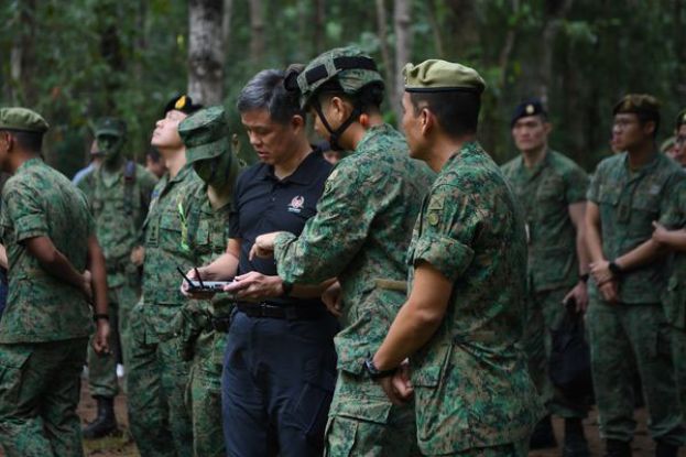 新加坡未来所有新兵都将学习操作无人机与对应反制技术。