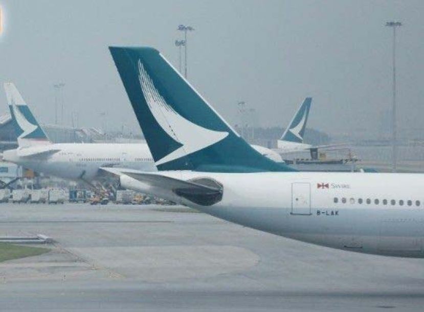 国泰财困，香港政府出手向国泰提供支援。