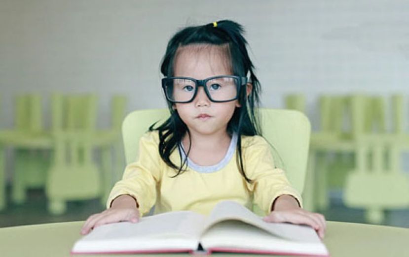 国小是儿童近视度数增加最快速时期　中年眼病变风险恐高10倍