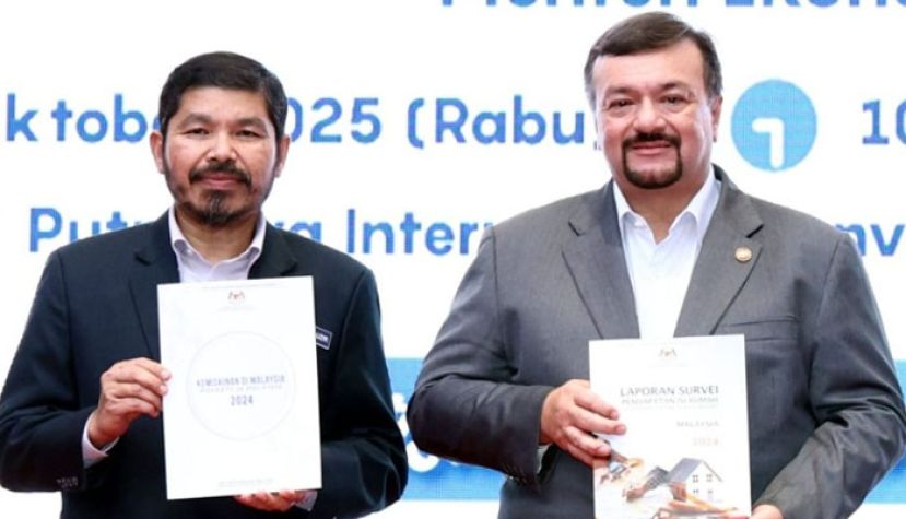 第二财长阿米尔韩查（右）与统计司乌兹尔（左）推介《2024年家庭收入与支出调查报告》。