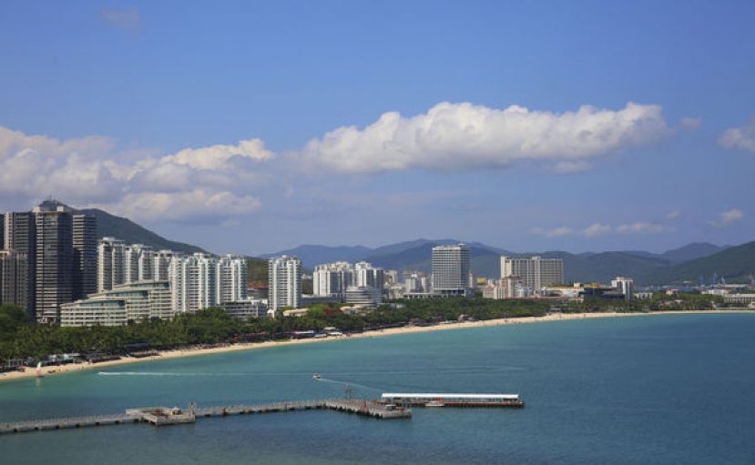 ●海南三亚的海滩。
