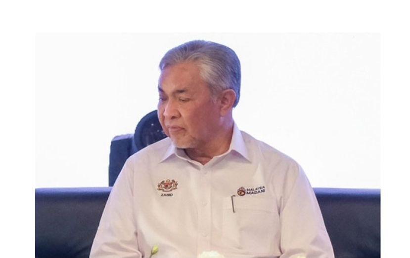 副首相阿末扎希。