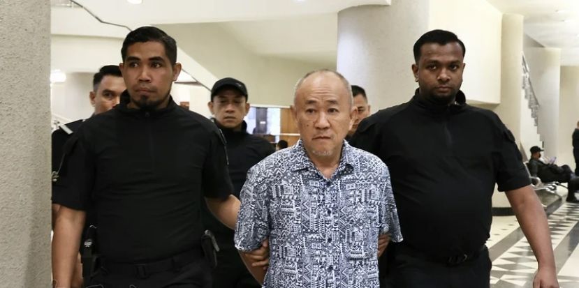 67岁男子砸毁数家银行自动提款机被控5项蓄意破坏罪名不认罪