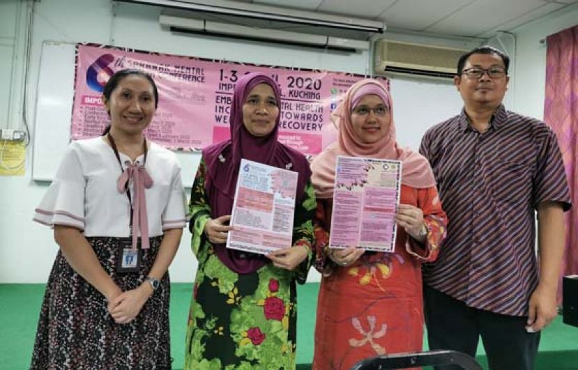 第六届精神保健大会新闻发布会，左起为圣淘沙医院副院长艾丽娜医生、院长兼大会主席罗斯丽瓦蒂医生、大会科学组主任莎丽花哈菲查及秘书阿莫詹礼。