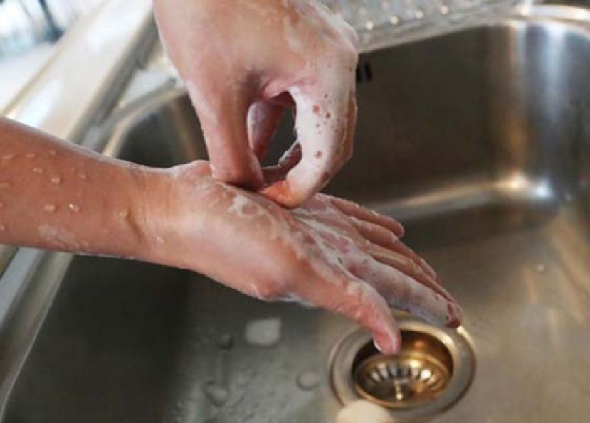 皮肤敏感者少用酒精洗手