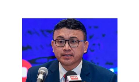 拿督莫哈末依旺教授。