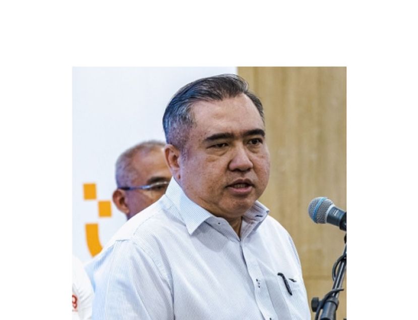 交通部长陆兆福。