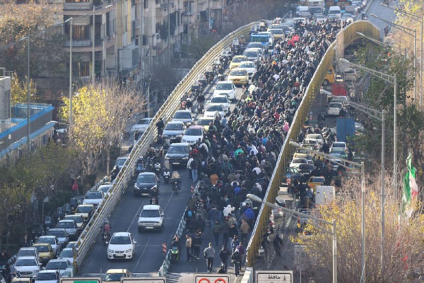 伊朗因货币贬值各地爆发示威冲突。