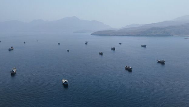 荷莫兹海峡。