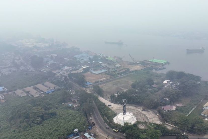 印尼全力灭火仍陷苦战 内阁：尽一切努力。