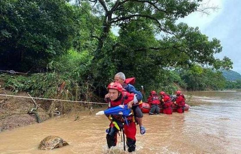 中国水患严重。