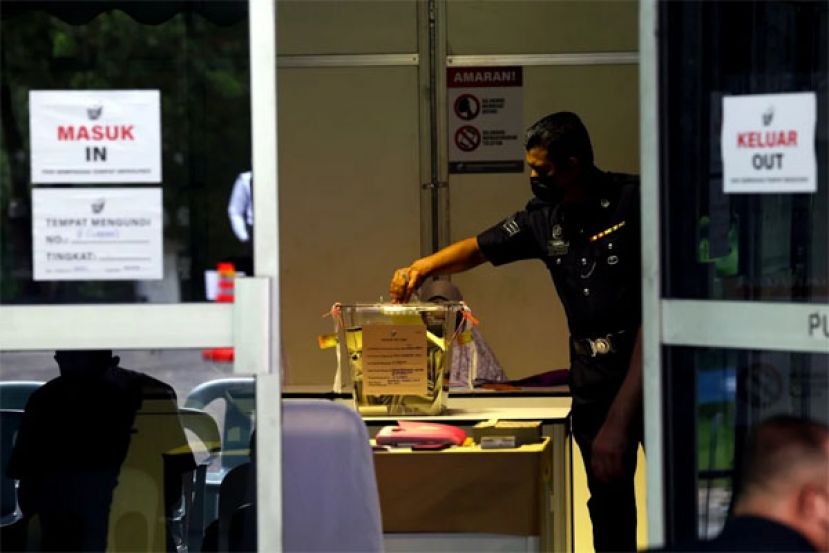 9万7388名军警和他们的家眷明天率先投票