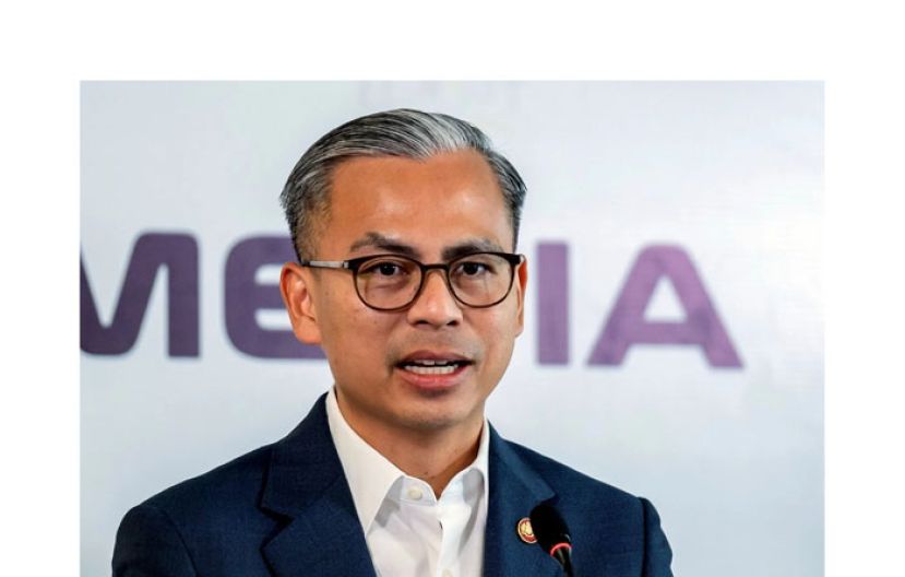 通讯部长法米。