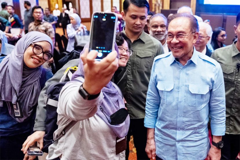 安华：政府计划为关爱援助金关爱基本援助金计划增加30亿令吉