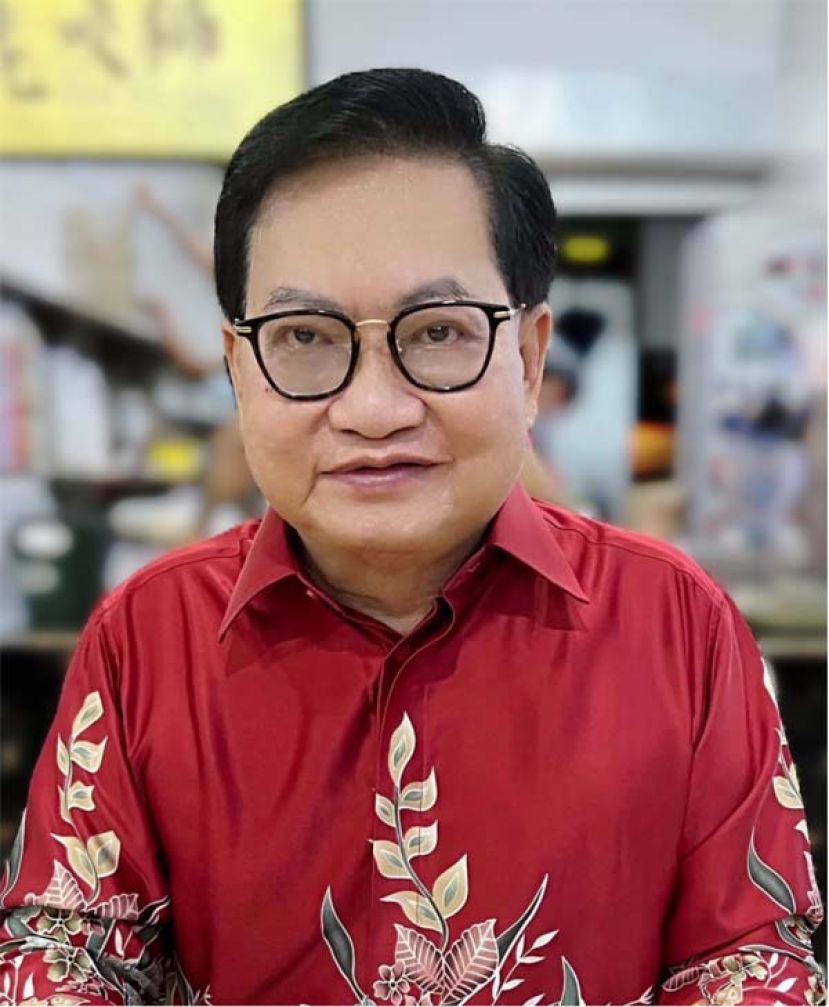 斯木省华总会长兼成邦江中华总商会会长拿督吴标生博士。