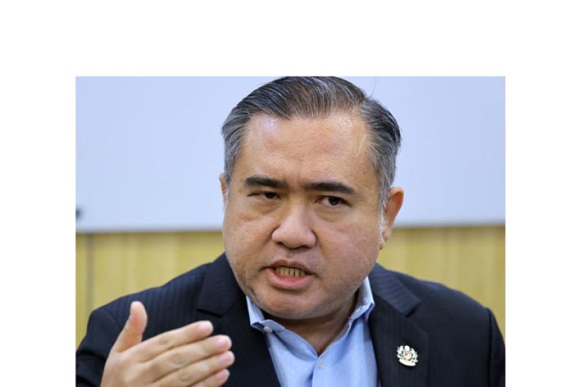 交通部长陆兆福。