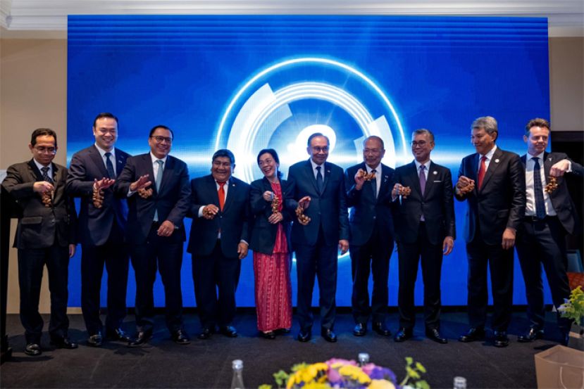 安华为大马公司云升控股  设立在秘鲁的太阳能发电厂主持启动