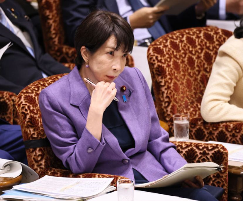 日本首相高市早苗15日出席参议院预算委员会。