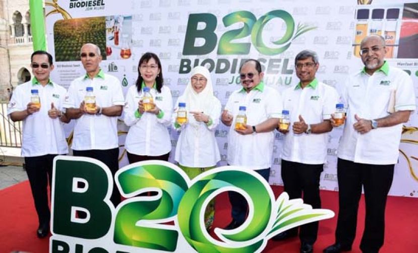 副首相旺阿兹莎(中)为B20生物柴油计划主持推介礼，左3为原产部长郭素沁。