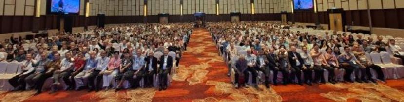 第20届南洋大学全球校友联欢大会开幕典礼上的大合照。