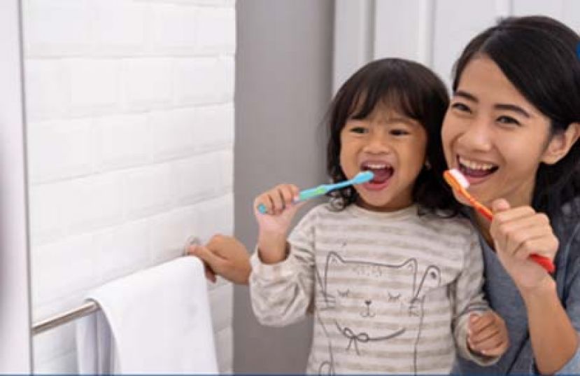 刷牙马虎了事　不到40岁满口牙结石