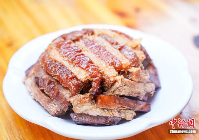 荔浦芋扣肉。