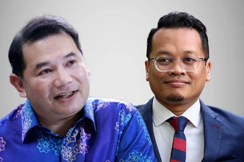 左为拉菲兹和聂纳兹米(右)。