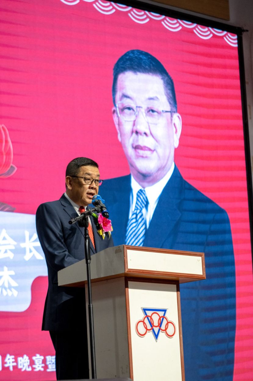 砂拉越华总会长拿督斯里黄良杰。