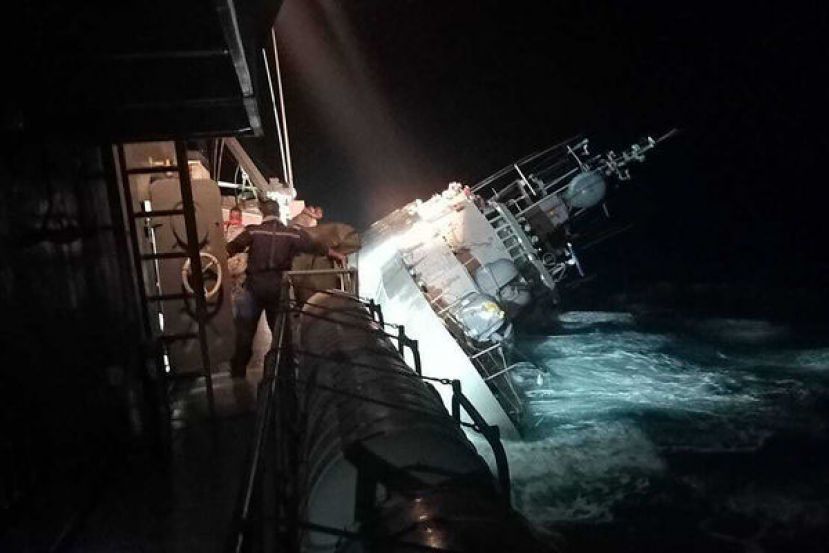 泰国军舰素可泰号沉没。