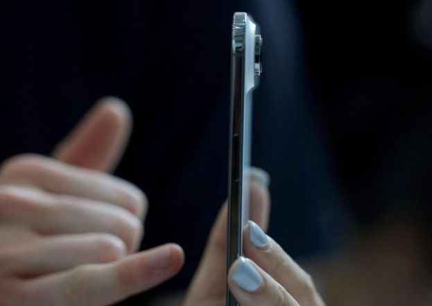 iPhone 17系列亮相，纤薄款机型厚度仅5.6毫米。