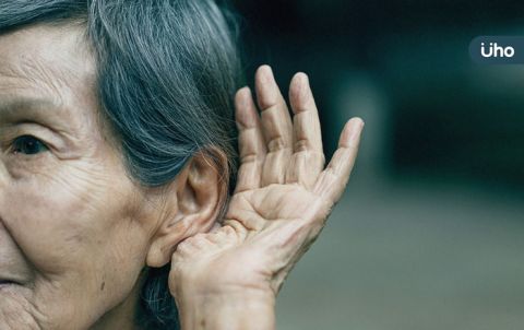 突然耳鸣听不见？  耳中风恐致永久听损