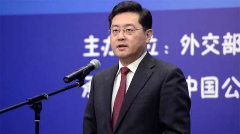 出任中国驻美大使一年半，秦刚向全美侨胞致告别信。