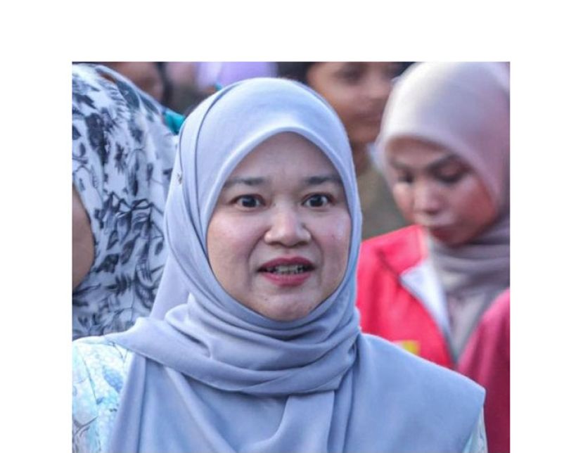 教育部长法丽娜。