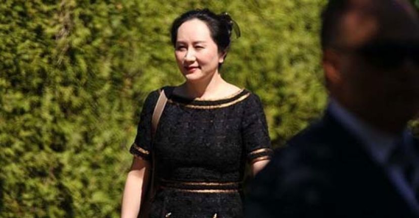 孟晚舟离开寓所前往法庭听判。