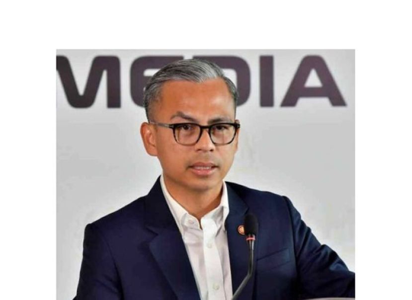 通讯部长法米。