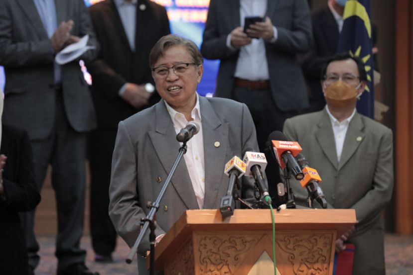 砂首长拿督巴丁宜阿邦佐哈里宣布“我爱砂拉越特别援助金3.0”。