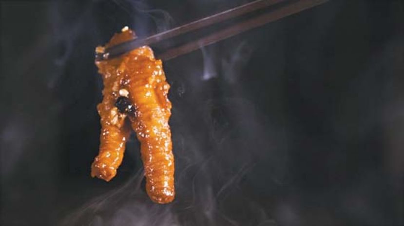 好吃的豉汁凤爪能挂酱、豉味丰富。
