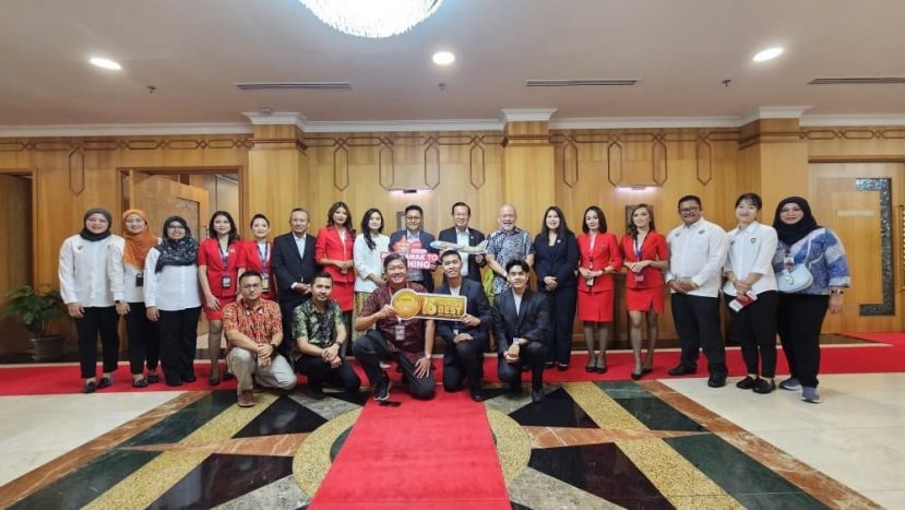 亚航庆祝开航两条飞往坤甸的新航线 巩固其在印尼加里曼丹的地位