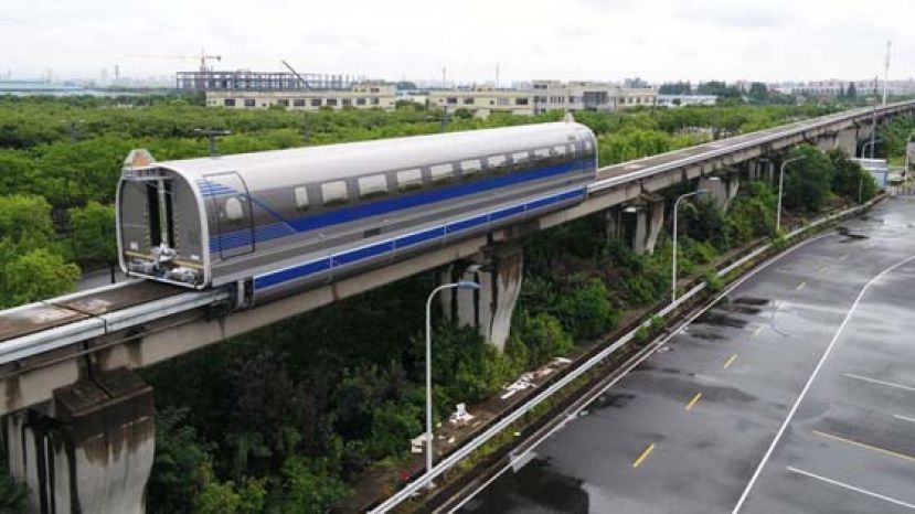 时速600公里高速磁浮试验样车在上海同济大学磁浮试验线上成功试跑。