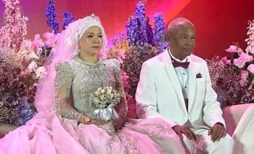 ●丹斯里慕沙哈山与琪诗蒂娜林结婚照片。