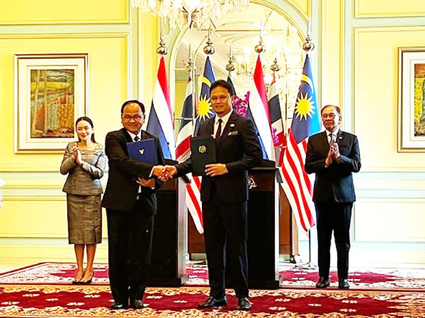 安华 佩通坦 见证两国交换谅解备忘录