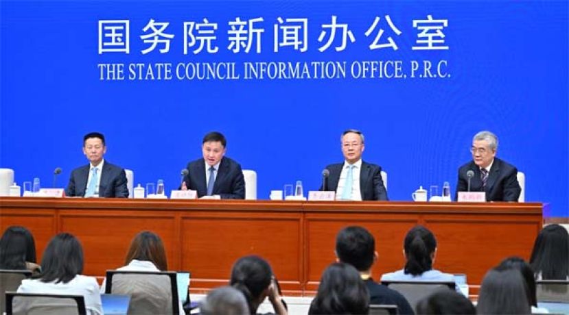 中国外汇存底连续20年全球第一，潘功胜：货币政策适度宽松。