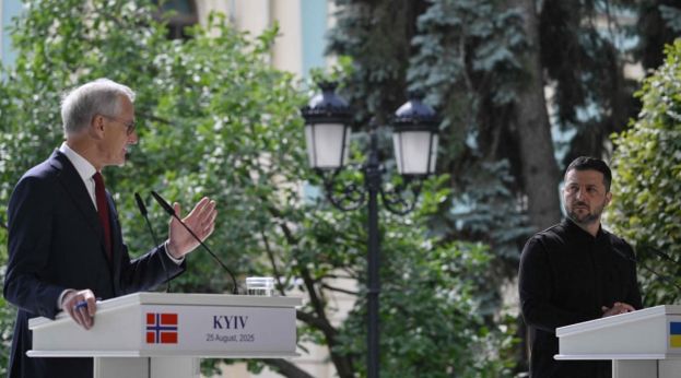 泽连斯基：与俄和谈可能性，乌美团队本周末讨论。