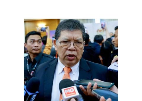 丹斯里佐哈里。